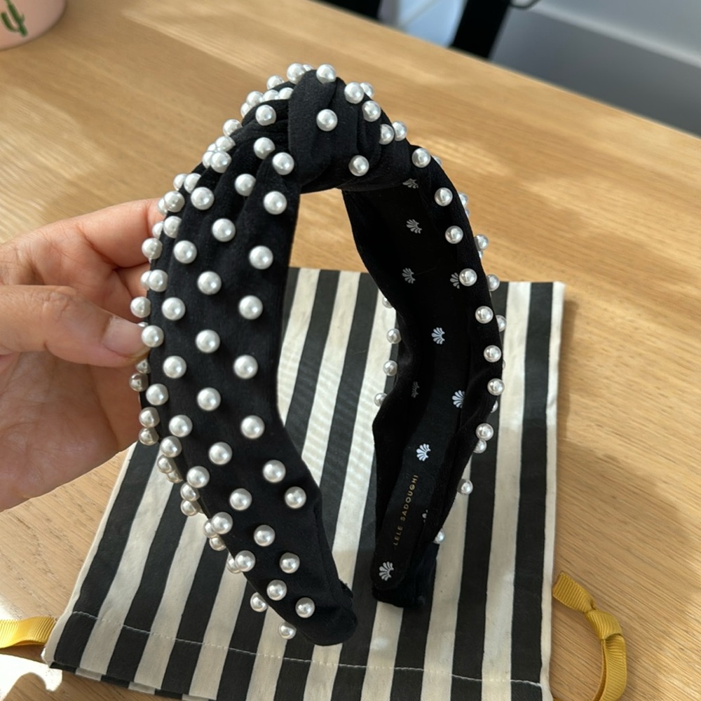 EUC Lele Sadoughi Jet Pearl Velvet Headband